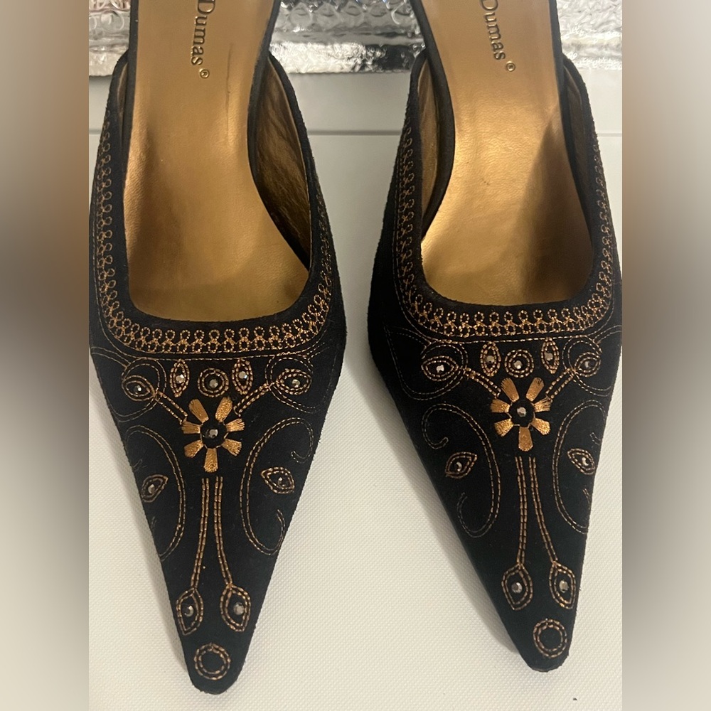Pierre Dumas Sz 8.5 Black intricate embroidery on suede, Pointed Toe Heels Mules - Picture 2 of 9